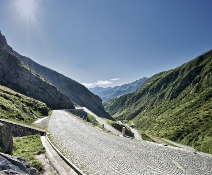 Switzerland. get natural. The Alpine crossing at the St. Gotthard Pass.
Switzerland. ganz natürlich. Die Alpenpass-Strasse auf dem Gotthardpass.
Suisse. tout naturellement.  La celebre traversee des Alpes au Col du St. Gotthard.